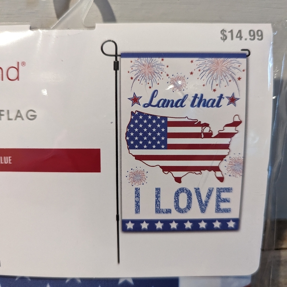 American 4th of July memorial Day Decor Supplies NWT Sign, Garland, Cupcake Mold - Picture 2 of 12
